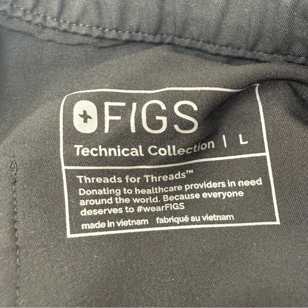 Figs Men’s Cairo Black Cargo Scrub Pants Size L